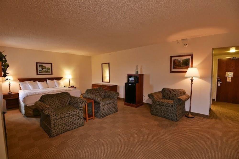 Chief Logan Lodge Hotel&Conference Bagian luar foto