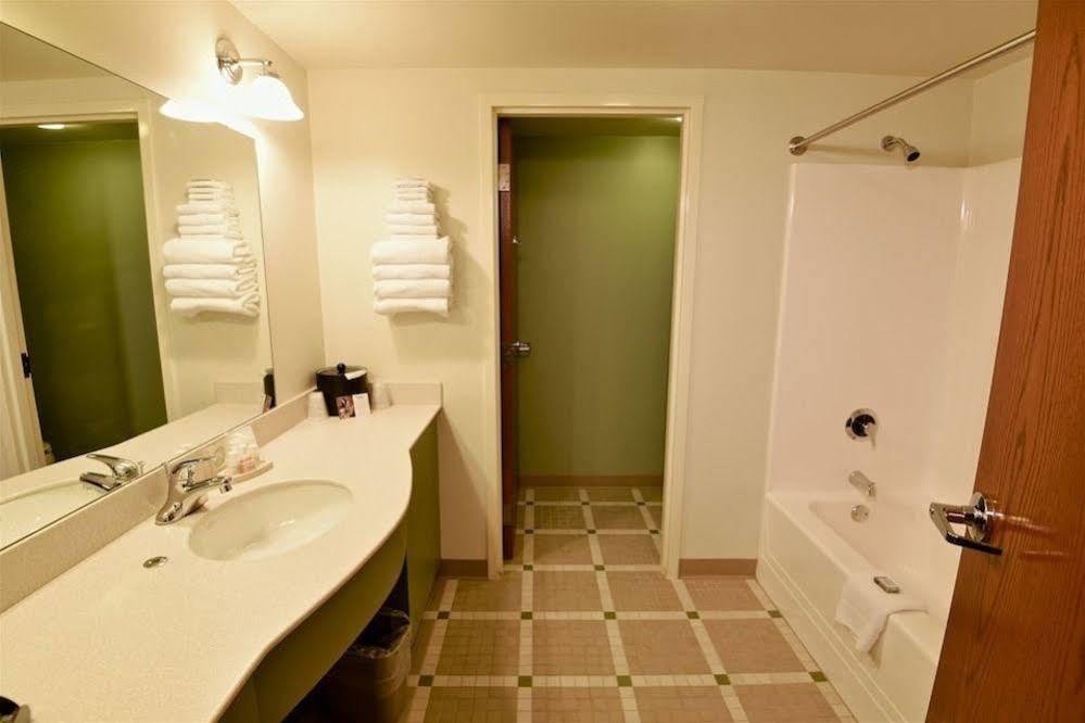 Chief Logan Lodge Hotel&Conference Bagian luar foto