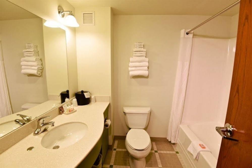 Chief Logan Lodge Hotel&Conference Bagian luar foto