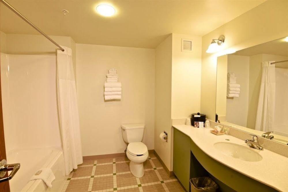 Chief Logan Lodge Hotel&Conference Bagian luar foto