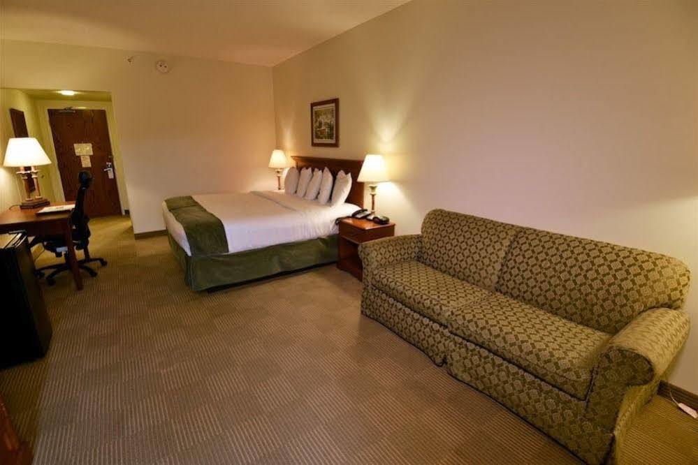 Chief Logan Lodge Hotel&Conference Bagian luar foto